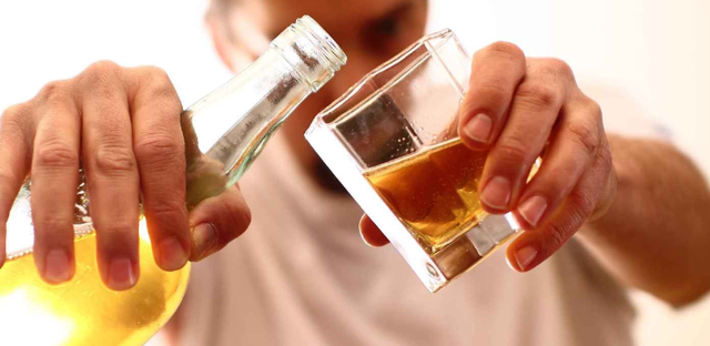 调查发现：每天都喝酒的人，多数到了65岁以后	，身体或变成这样？