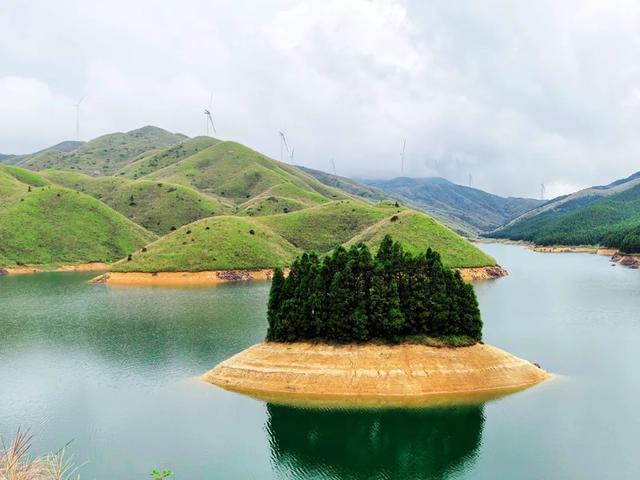 桂林:欢聚在天湖国家湿地公园!