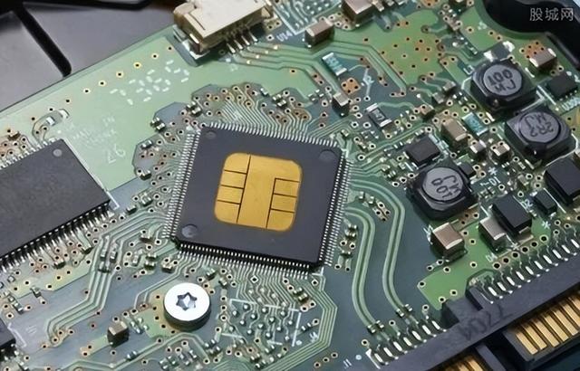 让人啼笑皆非的一幕出现了，中国减少采购芯片，欧美芯片内讧