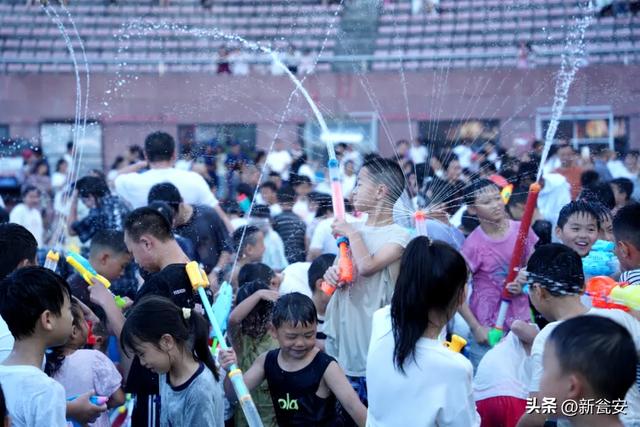 社区飙艺、泼水蹦迪！瓮安这场夏夜盛宴太燃啦
