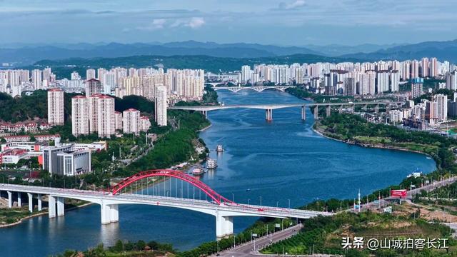 重庆因“刨猪饭”意外爆红的小城，历史上叱咤风云，你去过吗？