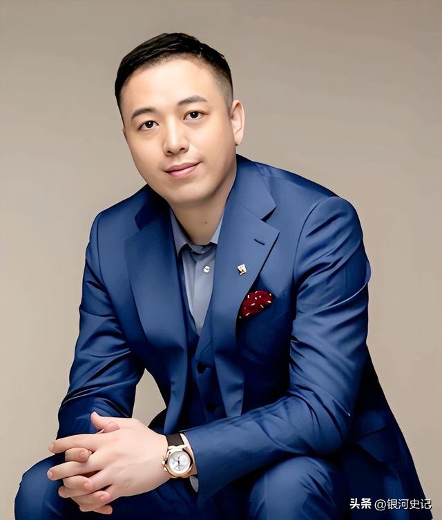 林强涉案989亿被抓！生活奢华超过中东富豪，妻子	、父母也有责任