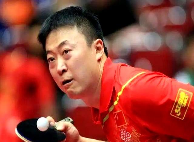 珍贵的中国男乒五龙合影：邱贻可最突出，王皓一细节暴露“人品”