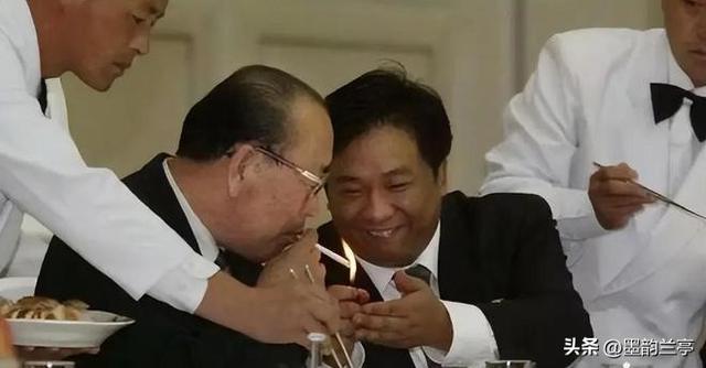 国家出手！6位首富被抓！有些已备好海外退路，下场大快人心