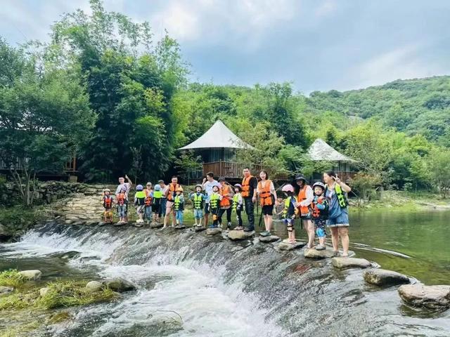 带娃冲！武汉亲子溯溪天花板！嬉水狂欢过夏天！