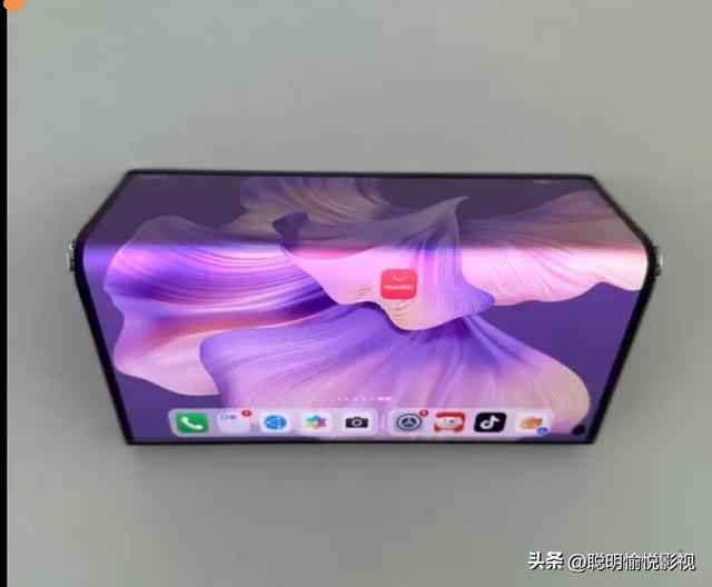 曝折叠屏iPhone共4颗摄像头：会配备一颗2400万像素屏下摄像头
