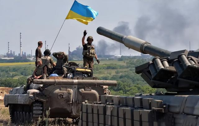 泽连斯基战果成疑惹众怒，北约摊牌黑海袭船	，乌自爆艇被炸翻天！