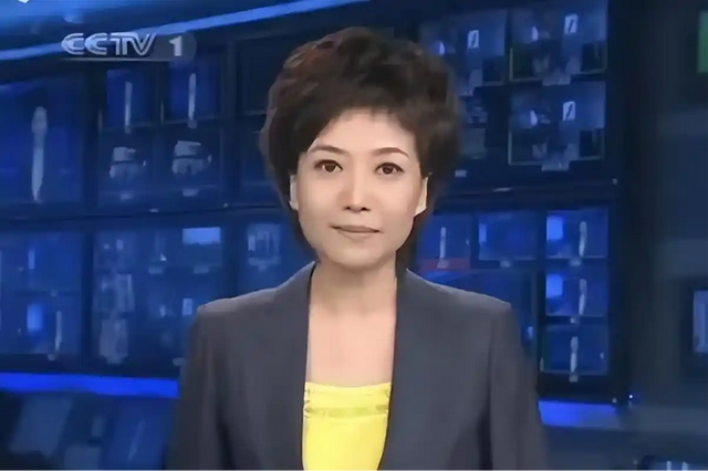 不要再为贺红梅感到惋惜了，55岁升任高官的她，早已走上另一路