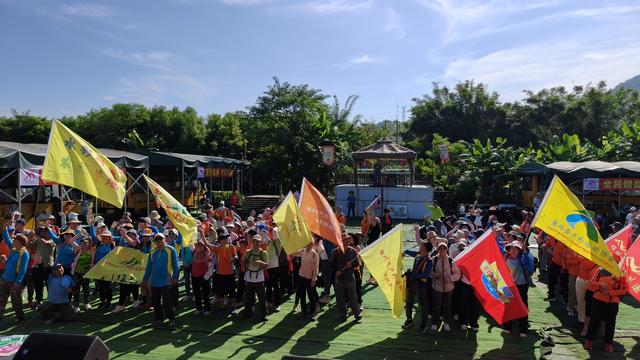 梅县区户外运动协会今在水彩时夏成立，梅州及会昌300名徒友参加
