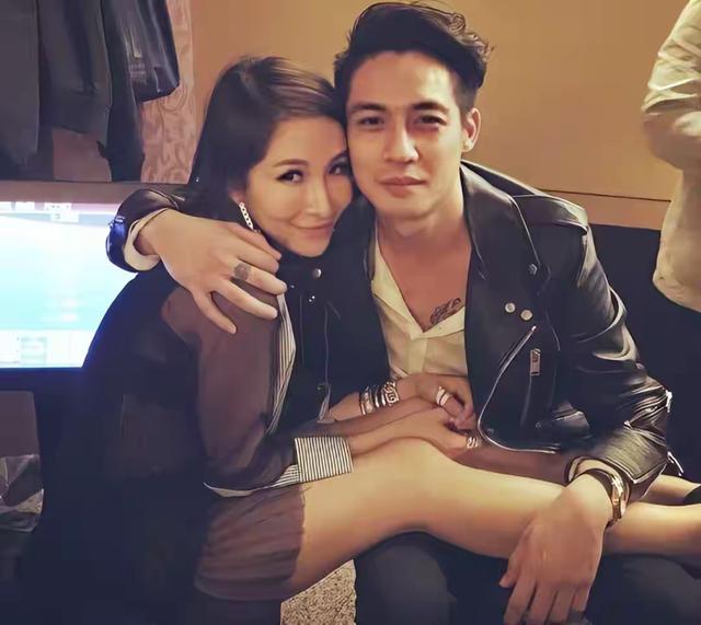 牡丹花下46岁"纵欲过度"的萧亚轩，终是为自己行为买了单