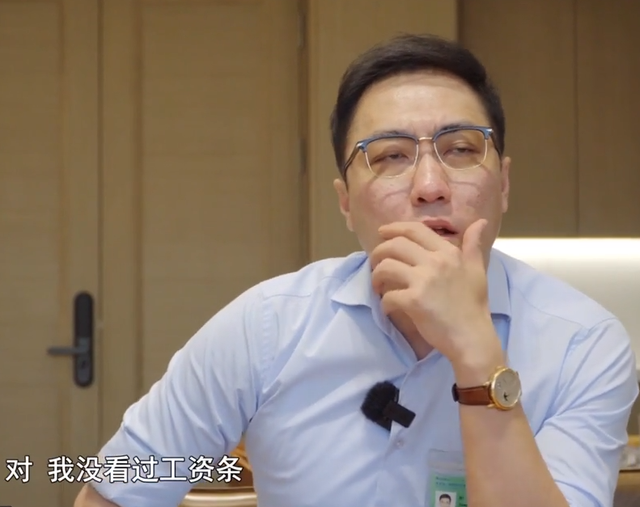 董明珠回应绯闻，王自如被众人嘲讽，网友挖出他办公室藏避孕套
