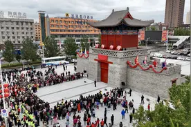 吉林市原址复建的朝阳门和德胜门城楼正式对外开放图片