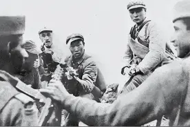 印度借非法的麦克马洪线，在1962年挑衅解放军，西藏军区快速战备图片