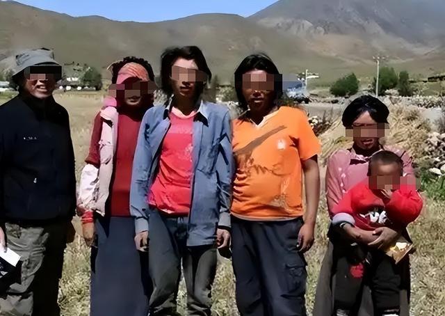这个一妻多夫制的民族，晚上一家怎么过？女人直言：没有幸福可言