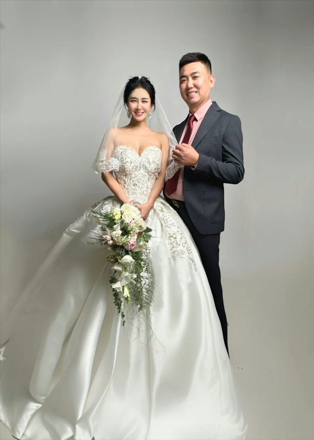 香港艳星下嫁山东农村	，曾不雅照满天飞，现状曝光，生了一个儿子