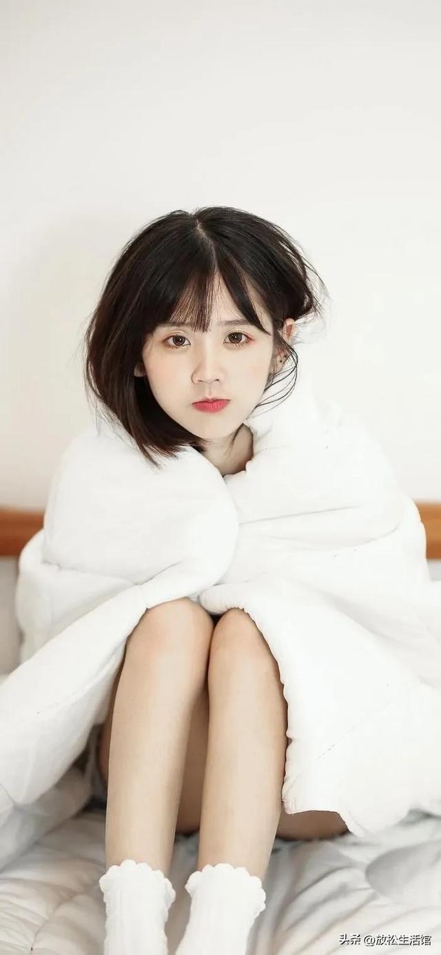 全网沦陷！井川里予的蜜桃臀+无辜脸，谁能扛住这波致命撩拨？