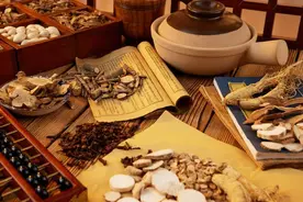 年纪越大，越要滋阴，5个中成药，上滋心阴，下滋肝肾，养足津液图片