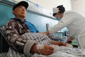 老了才知道，不管有钱没钱，生病住院最好别告诉别人，没什么好处图片