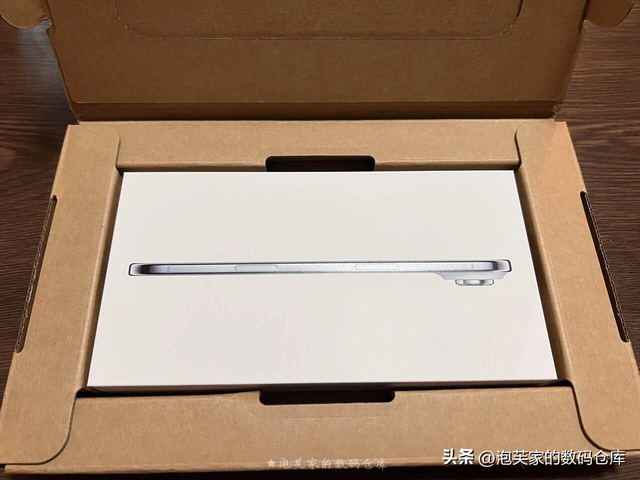 太薄了 折叠屏前瞻？港版iPhone Air体验 续航真不差 17plus青春版！
