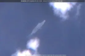 山东舰突然杀了个回马枪，林肯号贴着菲律宾海岸，加速冲向马六甲图片