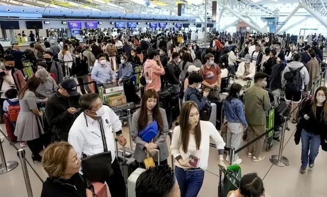 大量日本游客涌入北京，打着旅游幌子不去旅游不吃美食，为啥来？