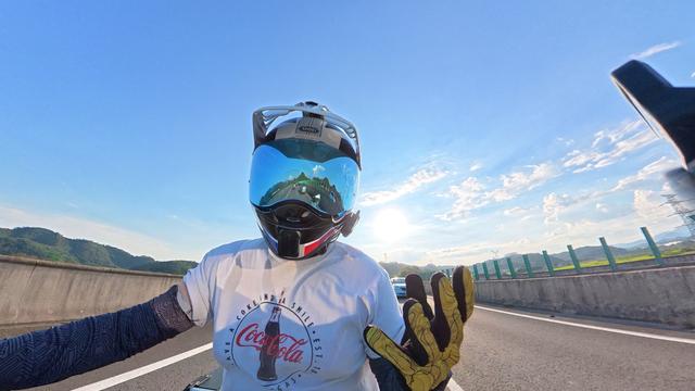 影石Insta360 X4 Air首发评测：2399元起，掀全景相机大众化元年？