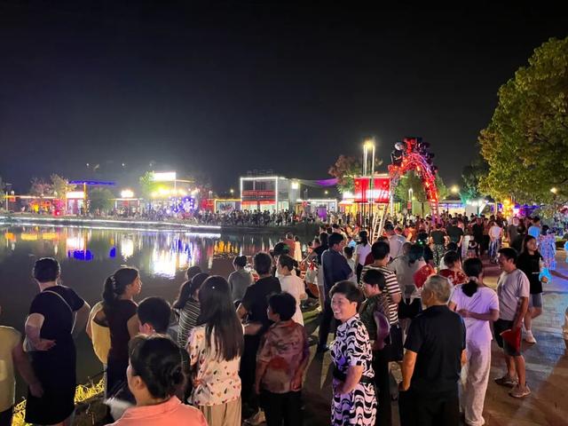 夜鹰潭，新活力！特色业态点亮假期，夜经济绽放绚丽光彩【全球学子嘉游赣 奇绝鹰潭逍遥游】