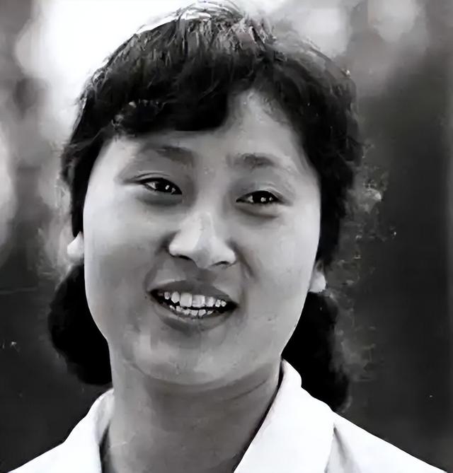 郎平做梦也没想到，曾获五连冠女排队长杨锡兰，如今在瑞士当保安