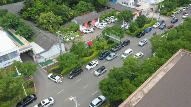酒店爆满！弥勒开启人人人车车车模式～