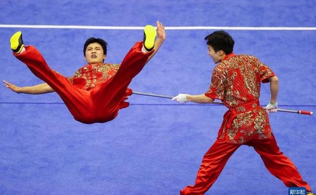 武术高手的训练法！从形意拳到太极拳，掌握背阔肌和肱骨的奥秘！