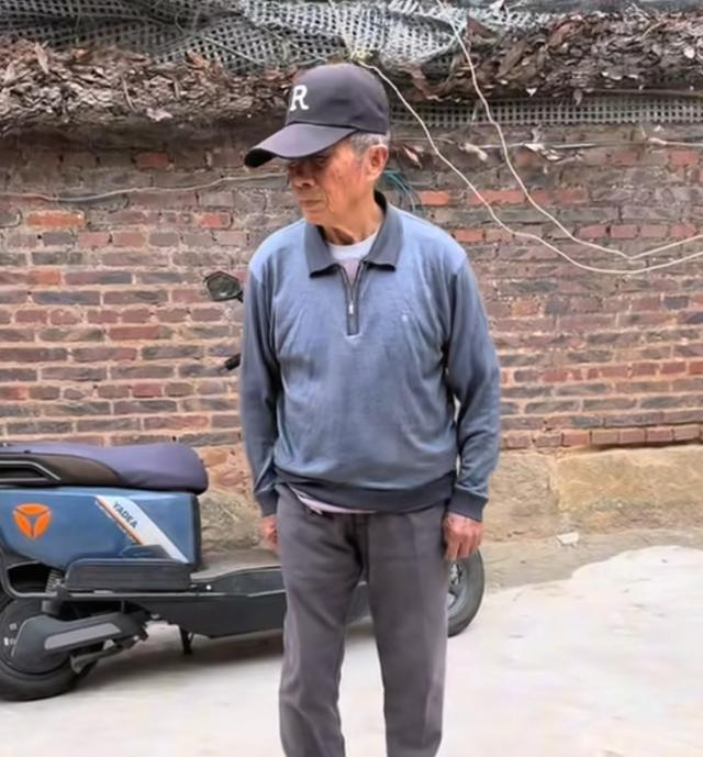 瑾汐特殊时期 莆田妈妈做的一件事 让她眼泪哗哗流 二哈回应不