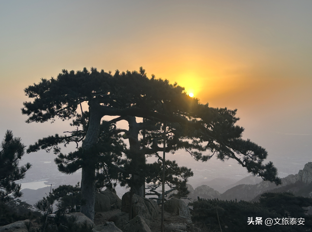 五元纸币隐藏款彩蛋曝光！风景原型地90%游客都走过了界