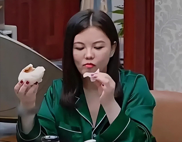 现在嫌她们丑，当年追成狗！这6位发福的女明星，当年都是大美女