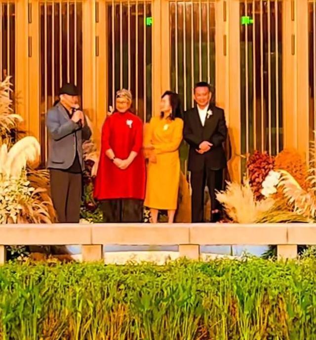 牛鬼蛇神现原形！刘欢女儿大婚不到24小时，恶心的一幕出现了