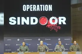 印航母出现就被锁定，巴军鹰击12反舰导弹，随时可将印航母送海底图片