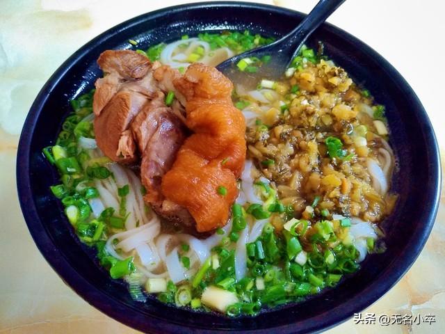 广西钦州和防城港都去旅居过，实话实说，两者对比，防城港好多了