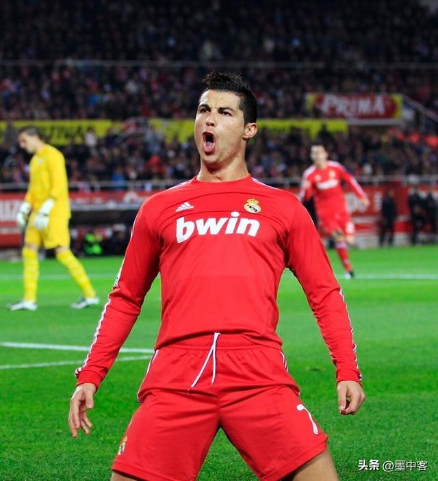 C罗不踢了？足坛首富疯狂押注AI，10亿粉丝成他新“进球	”工具