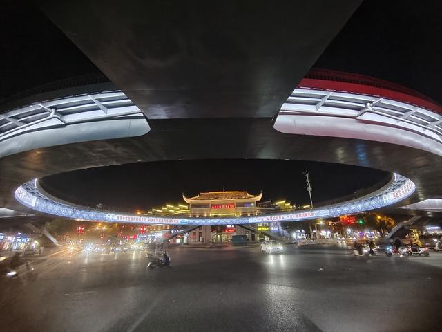 湘西吉首的夜景很美