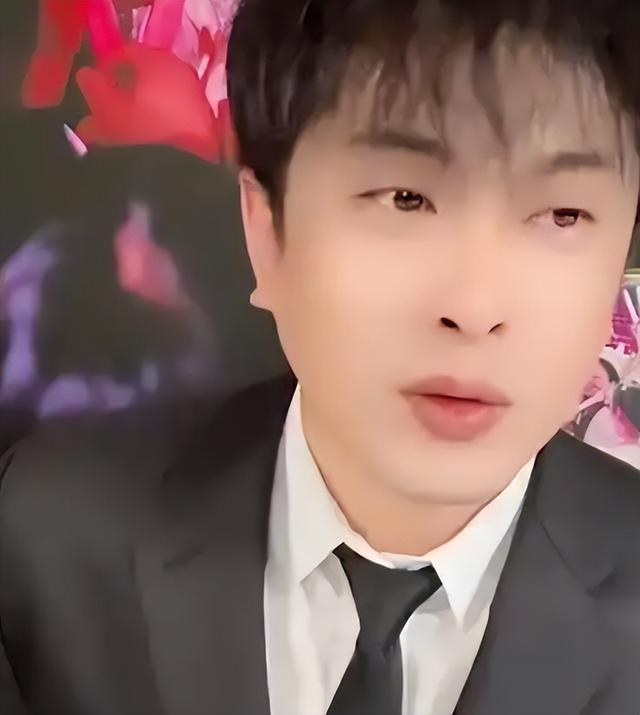 宣布退网才一周，辛巴账号宣布即将复播，预约40万人，记吃不记打