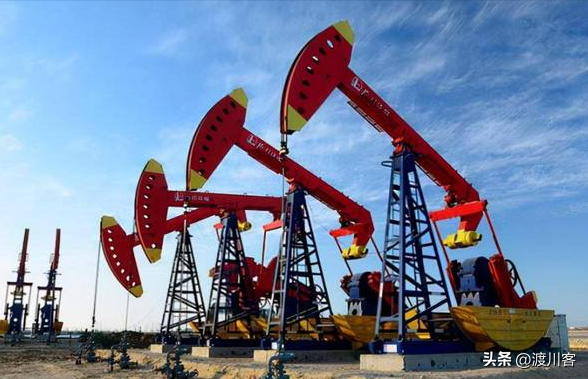 中国大量囤石油，日购1100万桶，背后真相不简单	，美国陷储备低谷
