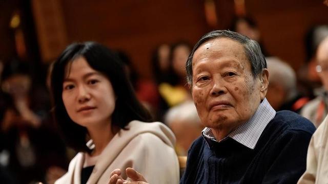 杨振宁妻子翁帆自白：为了丈夫的身体，我16年来都是早睡早起