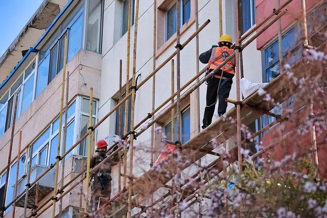 拆迁要全面叫停？明确了：2025年起，超过20年的房子统一这样处理