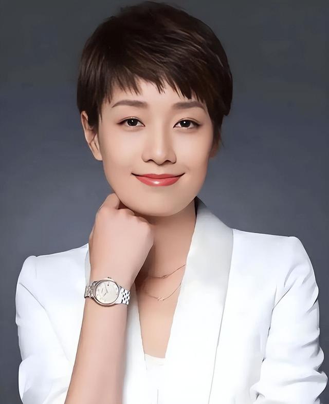 49岁马伊琍迎高光时刻！网友狂送祝福：人生第二春太酷了