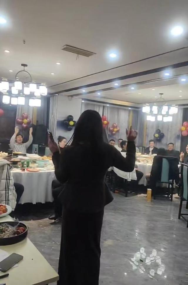 枣庄：飞鹰户外爬山徒步群年会在巨典豪庭酒店隆重举行