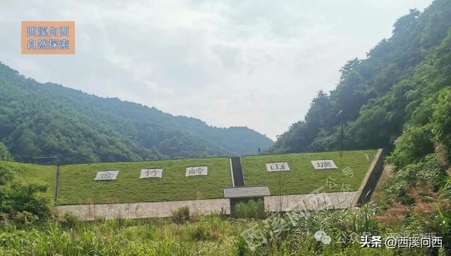 神似布达拉宫，富阳这个小村的房子造的很有气势，附近还有溶洞