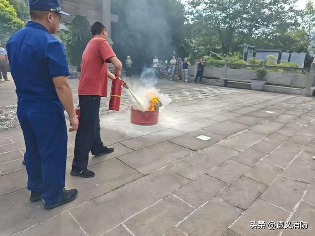 护航旅游旺季丨遵义习水：消防宣传进景区，让平安与旅行相伴！