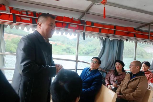 “冬游广西·康养河池”粤港澳大湾区旅行商踩线团走进巴马，共探文旅新机遇