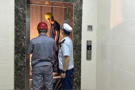 遵义播州：15个高层住宅小区安装电梯智能电动自行车阻车系统图片