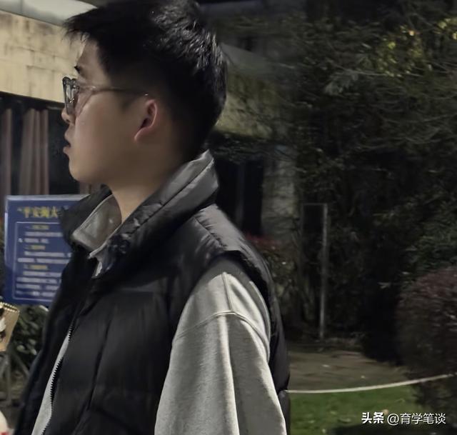 江苏23岁帅哥胜杰去世，刚从大学毕业，在斑马线上遭遇90码摩托车
