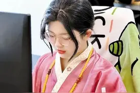 深圳一女子身份证爆火！网友：穿越了图片